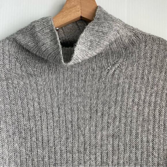 Elizabeth and James turtleneck sweater long sleeve grey size medium - Picture 2 of 7